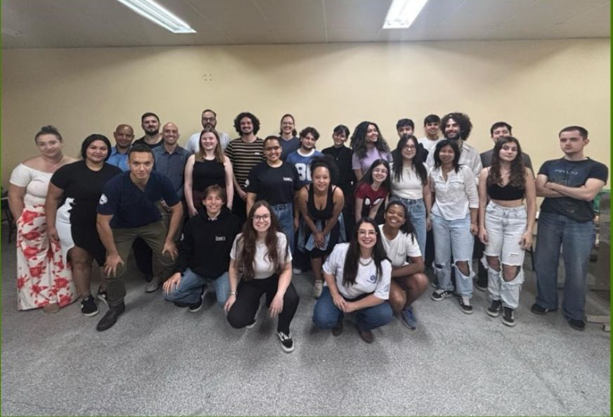 Equipe do projeto Conjuntura COMEX reunida na UFPel